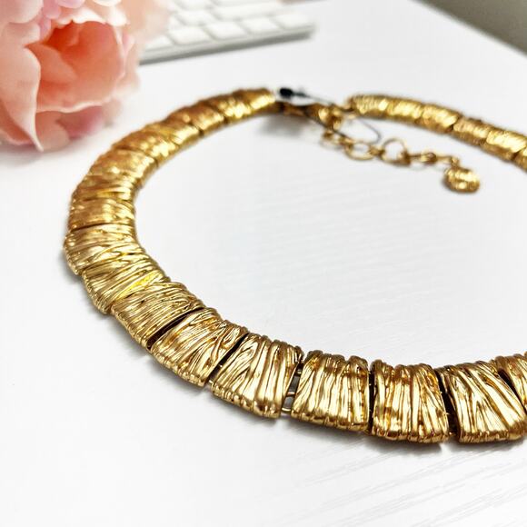 NEW Chico's Goldtone Crinkle Collar Necklace - Picture 6 of 9
